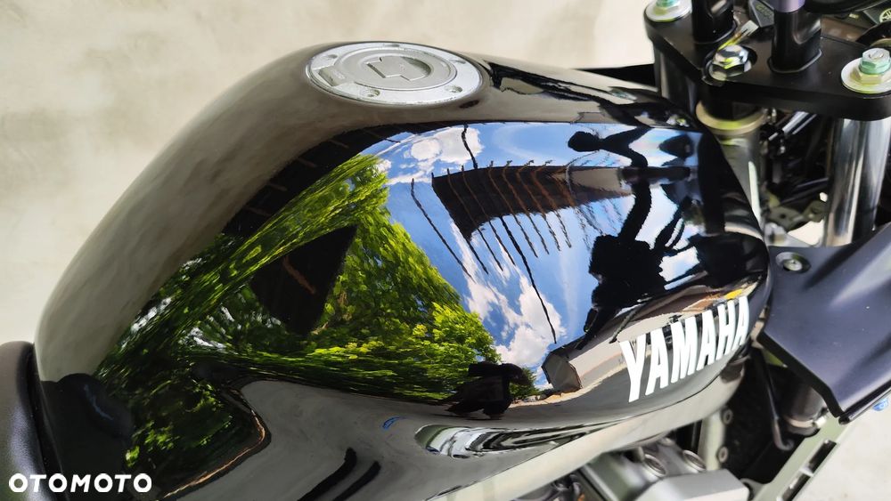 Yamaha FZS - 22