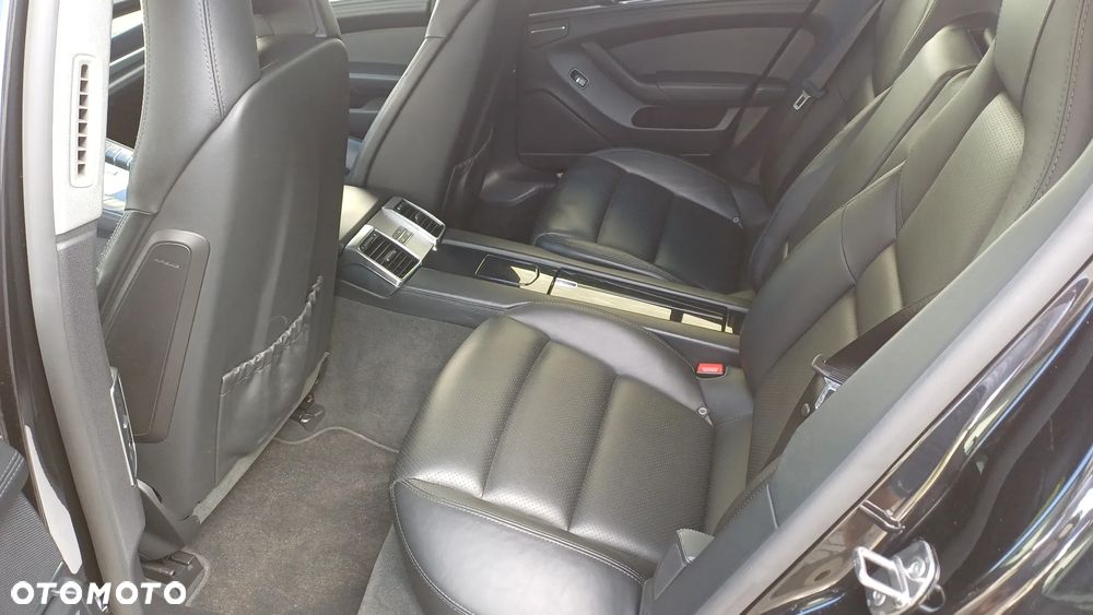 Porsche Panamera 4 - 8