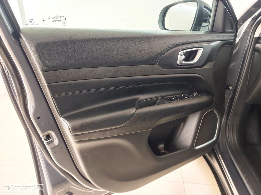 Jeep Compass 1.5 TG e-Hybrid Limited DCT - 18