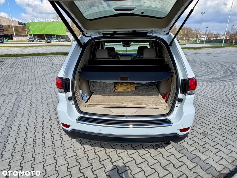 Jeep Grand Cherokee - 11