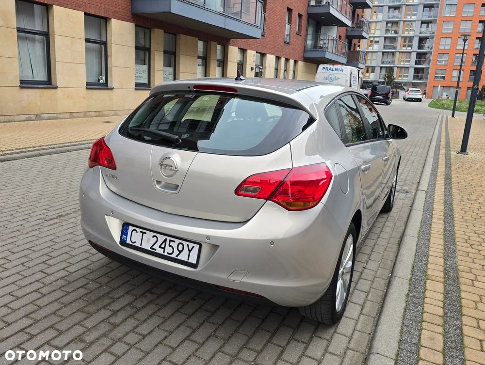 Opel Astra 1.6 Automatik Edition - 4