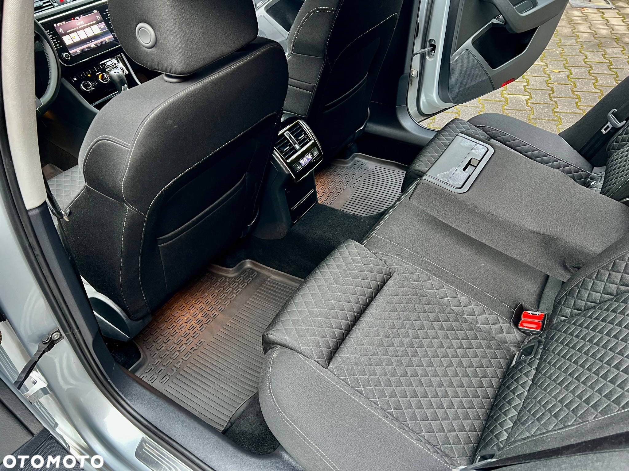 Skoda Superb 2.0 TDI Style DSG - 10
