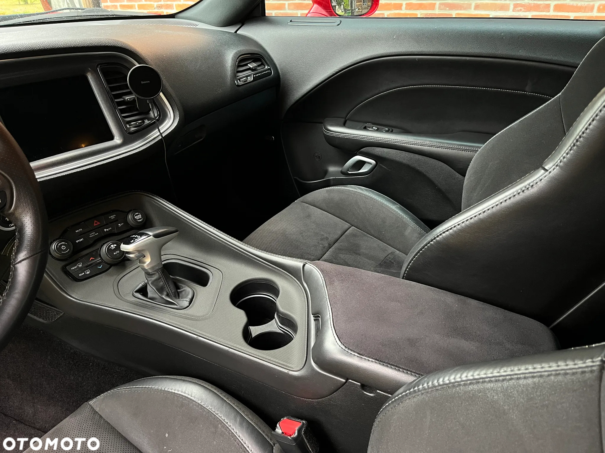 Dodge Challenger Automatik R/T Plus - 12