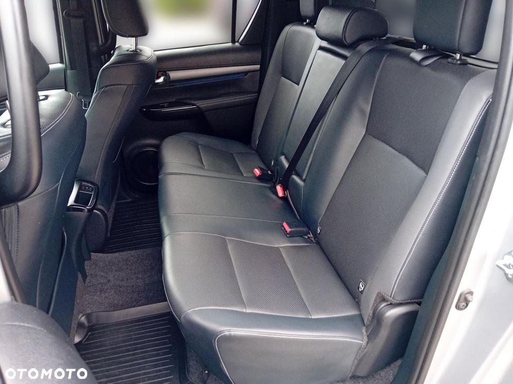 Toyota Hilux 2.8 D-4D Double Cab Invincible Sport 4x4 - 16