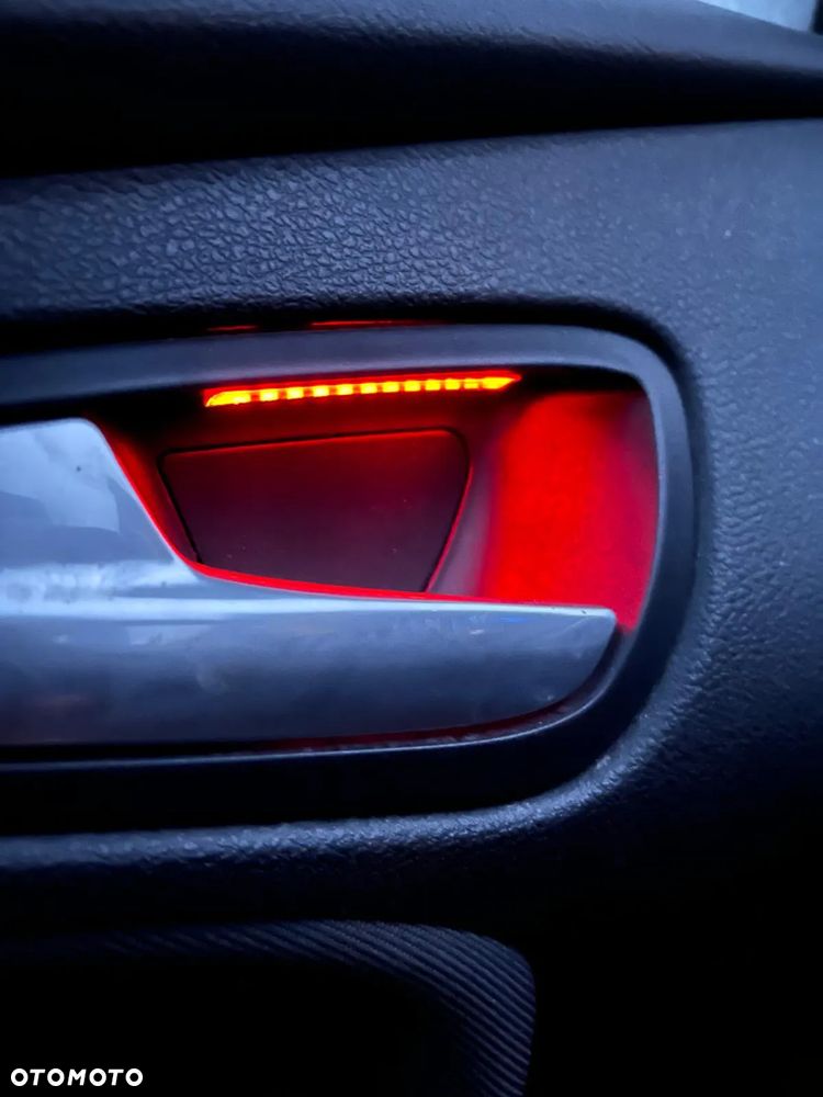 Ford Focus 1.6 TDCi DPF Start-Stopp-System SYNC Edition - 8