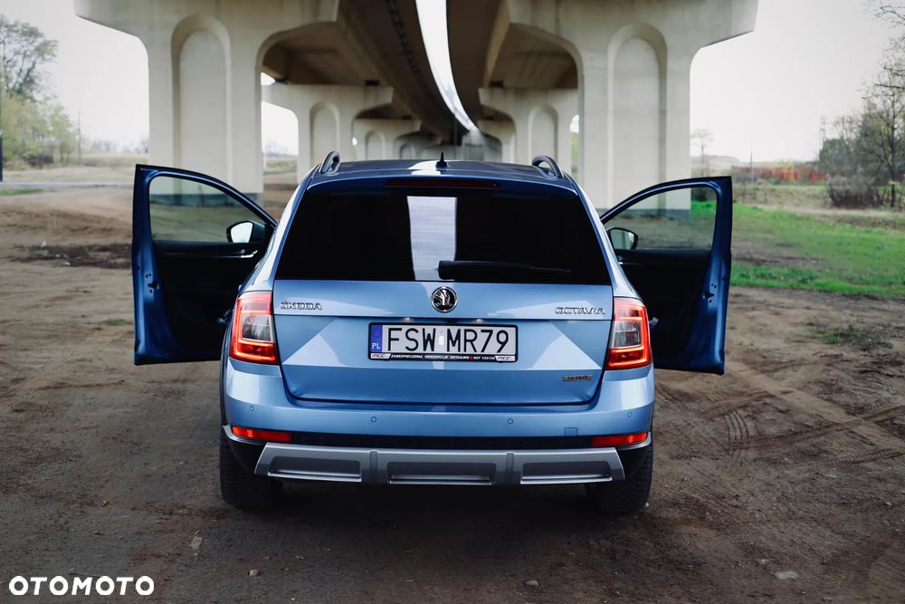 Skoda Octavia Scout 2.0 TDI 4x4 DSG - 10