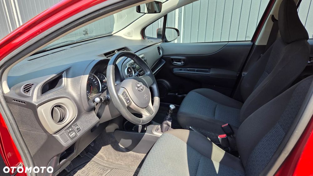 Toyota Yaris 1.0 Sol - 2