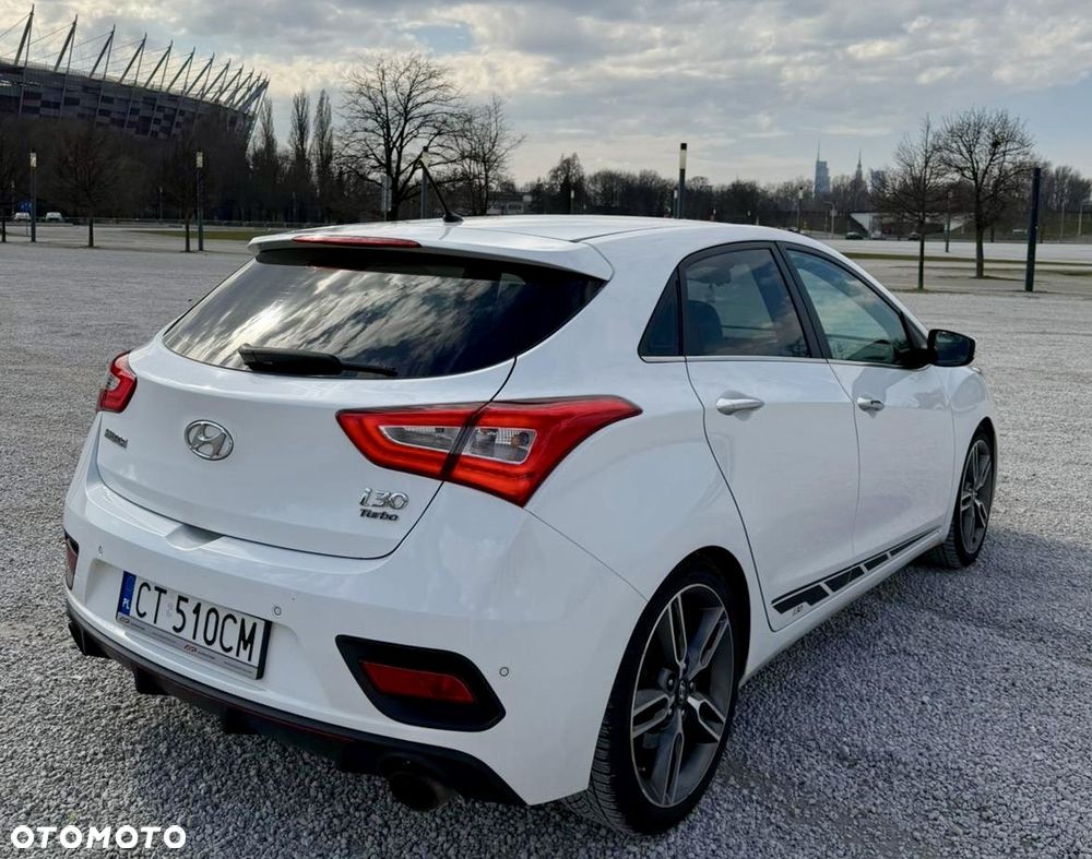 Hyundai i30 1.6 T GDI Turbo - 9