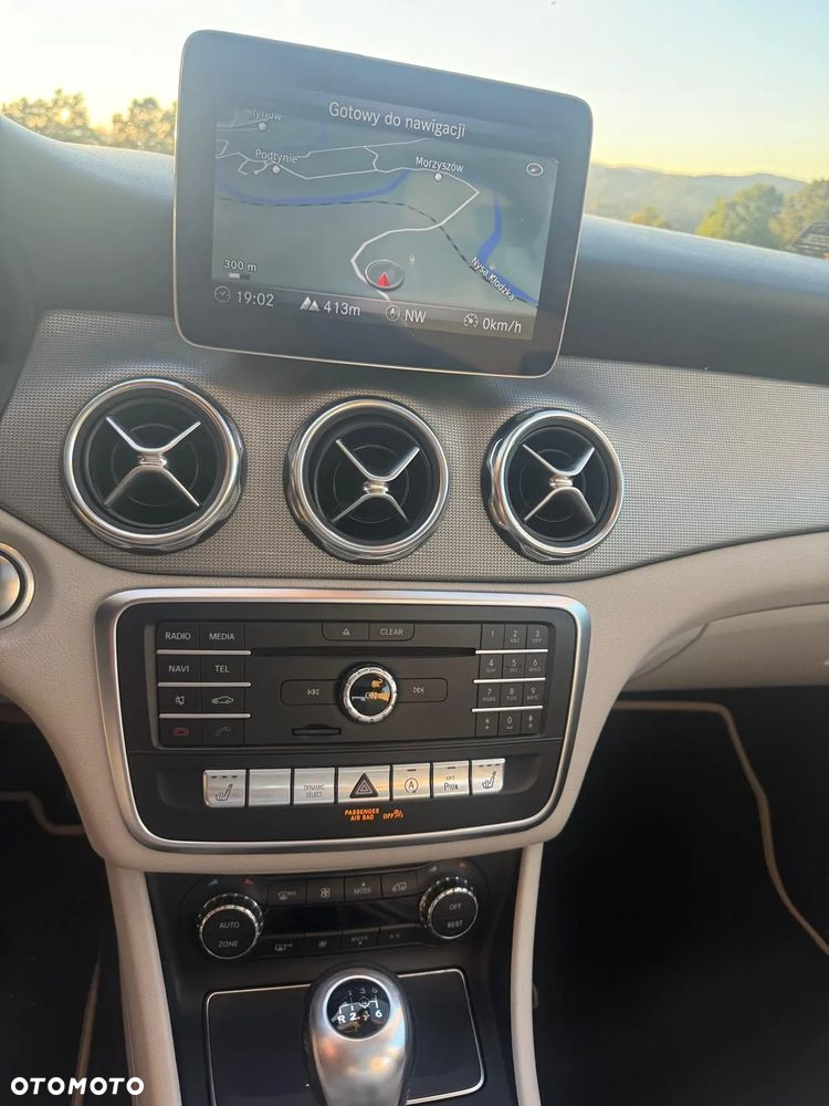 Mercedes-Benz GLA 200 Urban - 37