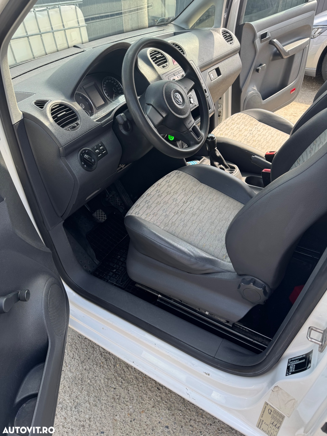 Volkswagen Caddy - 10