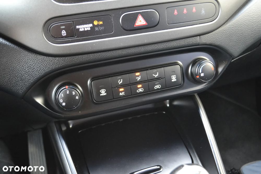 Kia Carens 1.6 GDI L - 25