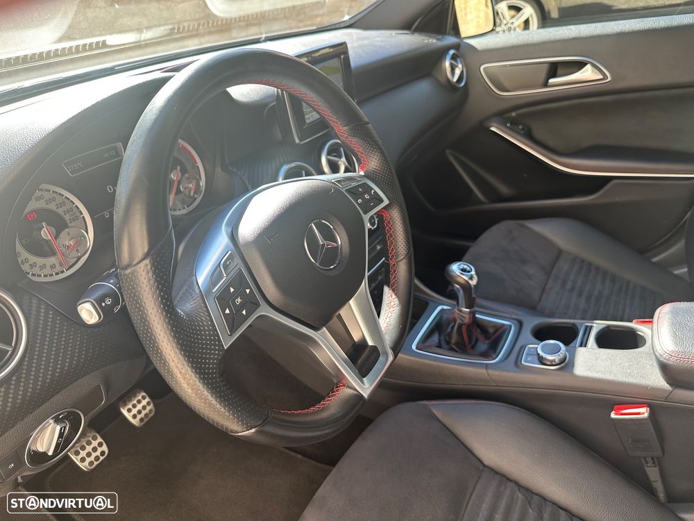 Mercedes-Benz A 180 d AMG Line - 10