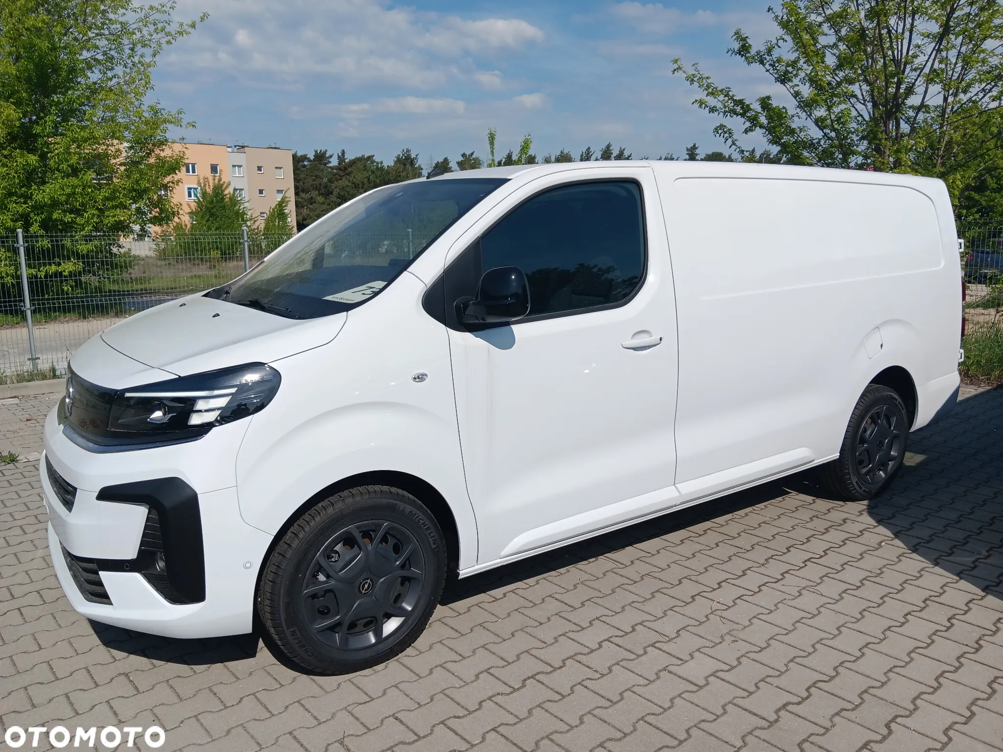 Opel Vivaro Furgon Extra Long - 2