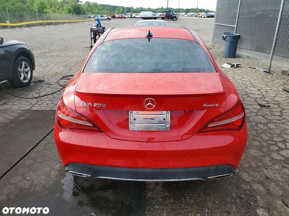 Mercedes-Benz CLA 250 4Matic 7G-DCT AMG Line - 6