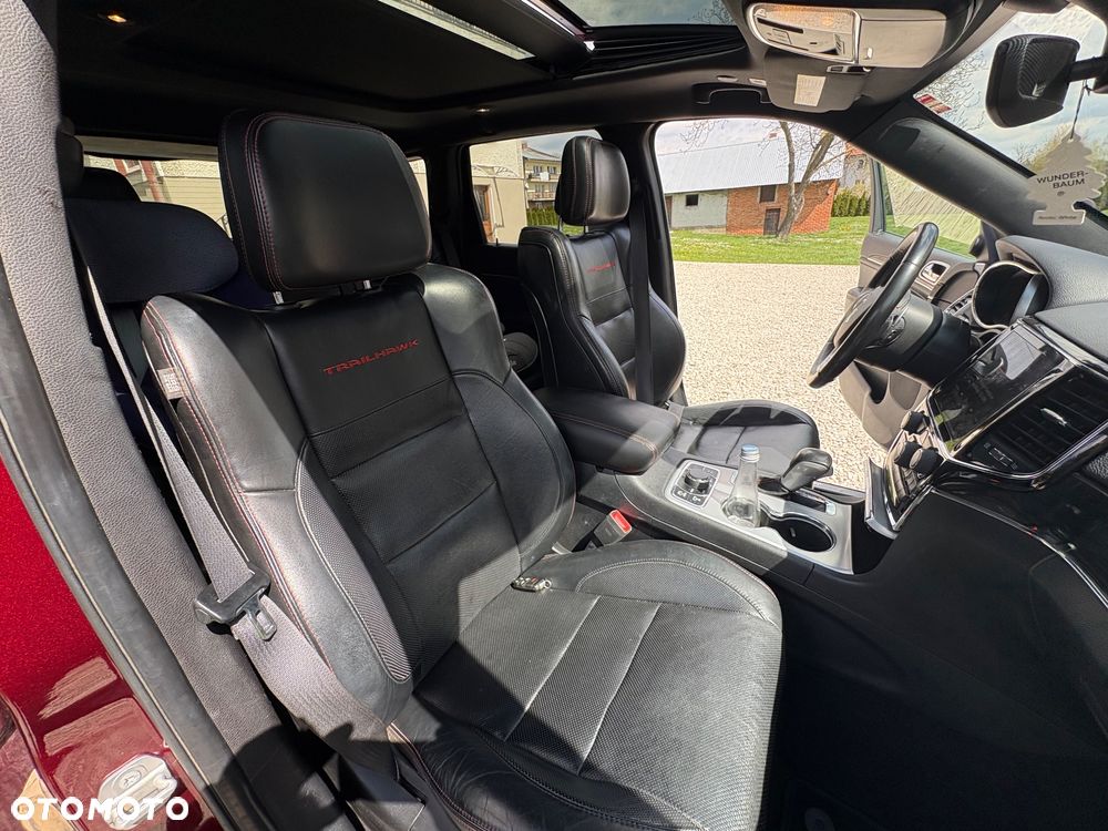 Jeep Grand Cherokee - 26