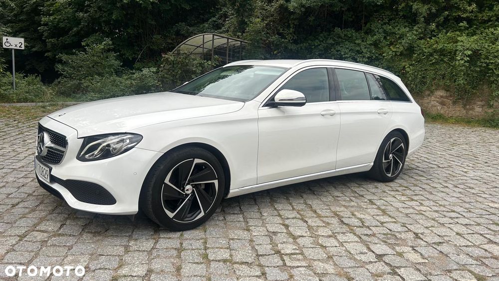 Mercedes-Benz Klasa E 220 d Business Edition 9G-TRONIC - 9