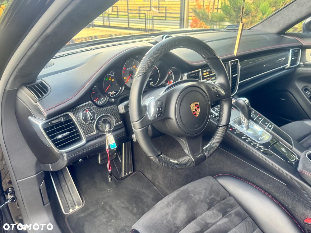 Porsche Panamera - 18
