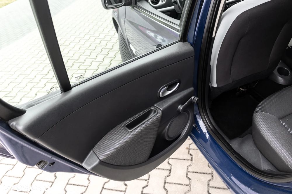 Renault Clio 1.2 16V Arctica - 22