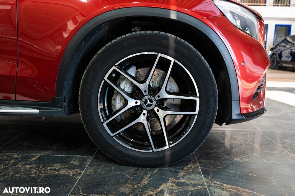 Mercedes-Benz GLC Coupe 250 4Matic 9G-TRONIC AMG Line - 13