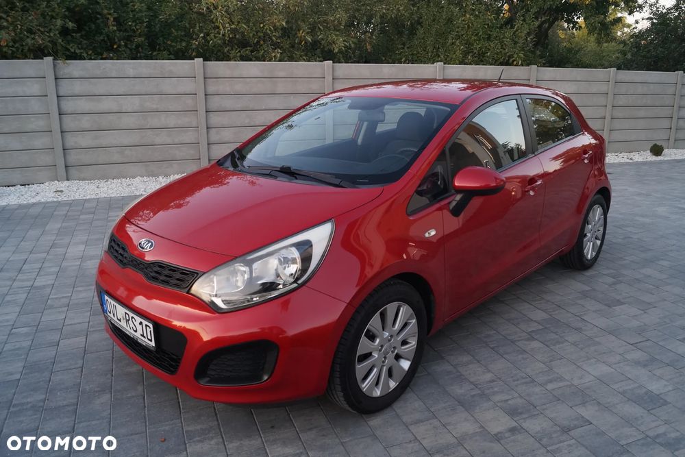 Kia Rio - 32