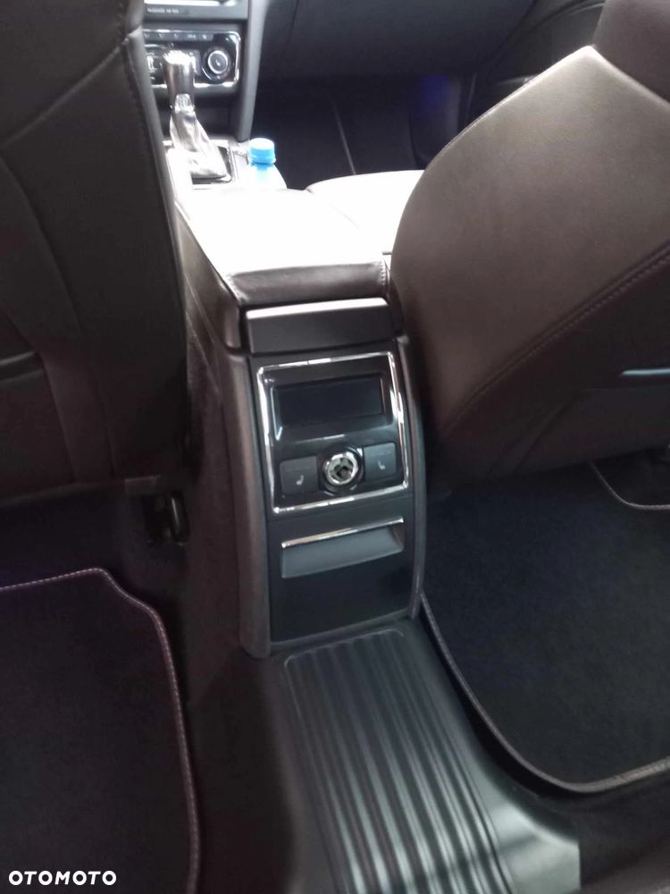 Skoda Superb 2.0 TSI L&K DSG - 12