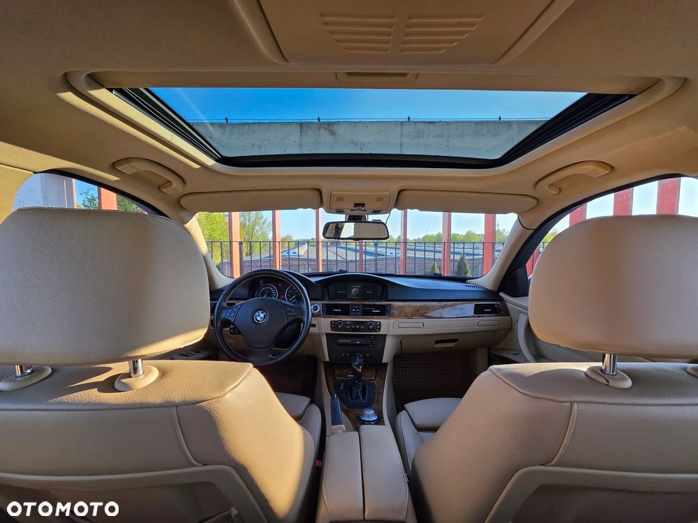 BMW Seria 3 330i - 13