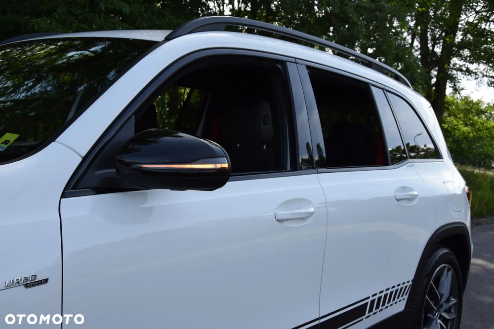 Mercedes-Benz GLB - 36