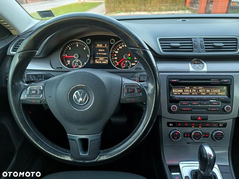 Volkswagen Passat 2.0 TDI DSG BlueMotion Technology Exclusive - 34