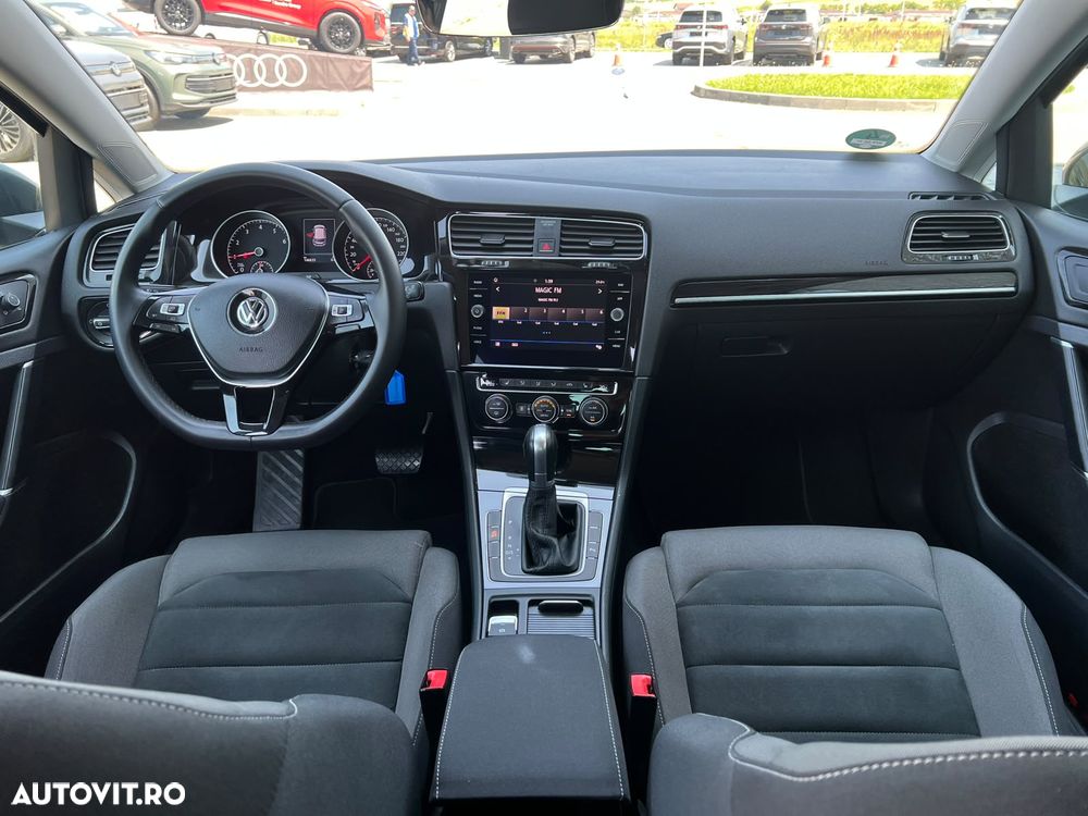 Volkswagen Golf 1.5 eTSI OPF DSG R-Line - 21