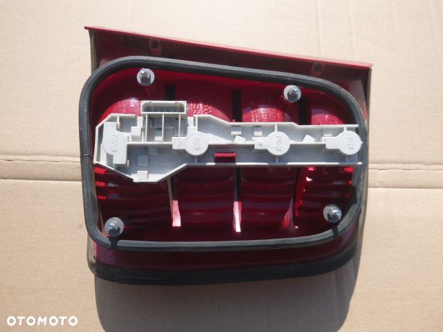 LAMPA LEWY TYŁ LEWA TYLNA SKODA FABIA I KOMBI LIFT 05-08 - 6