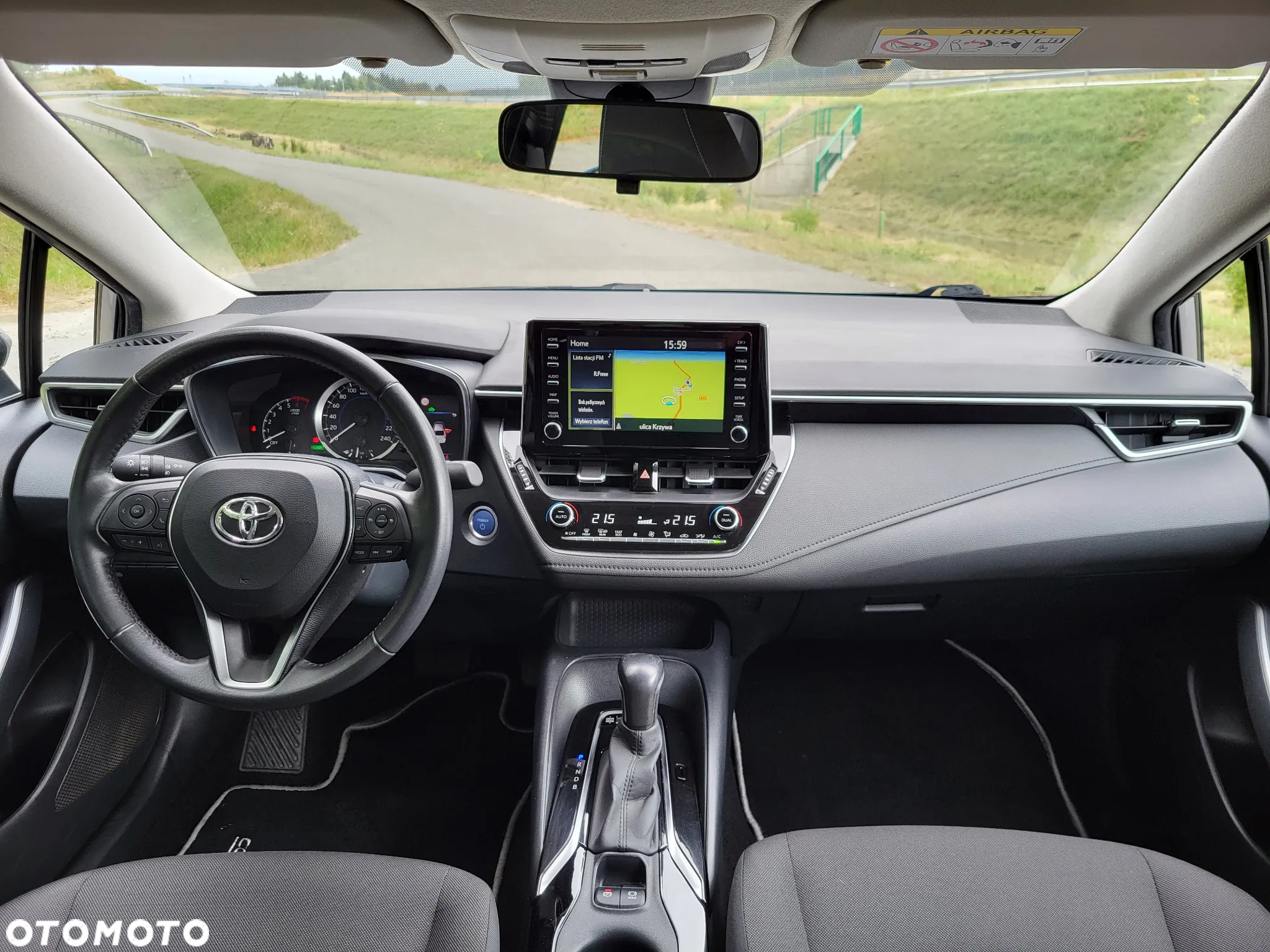 Toyota Corolla 1.8 Hybrid Comfort - 18
