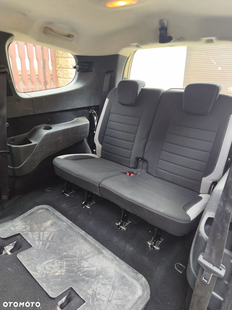 Dacia Lodgy 1.6 SCe Stepway S&S - 8