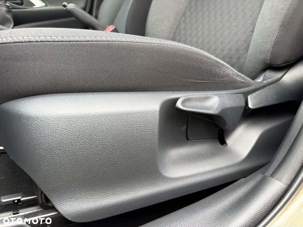 Toyota Yaris 1.5 Selection Elegant - 21