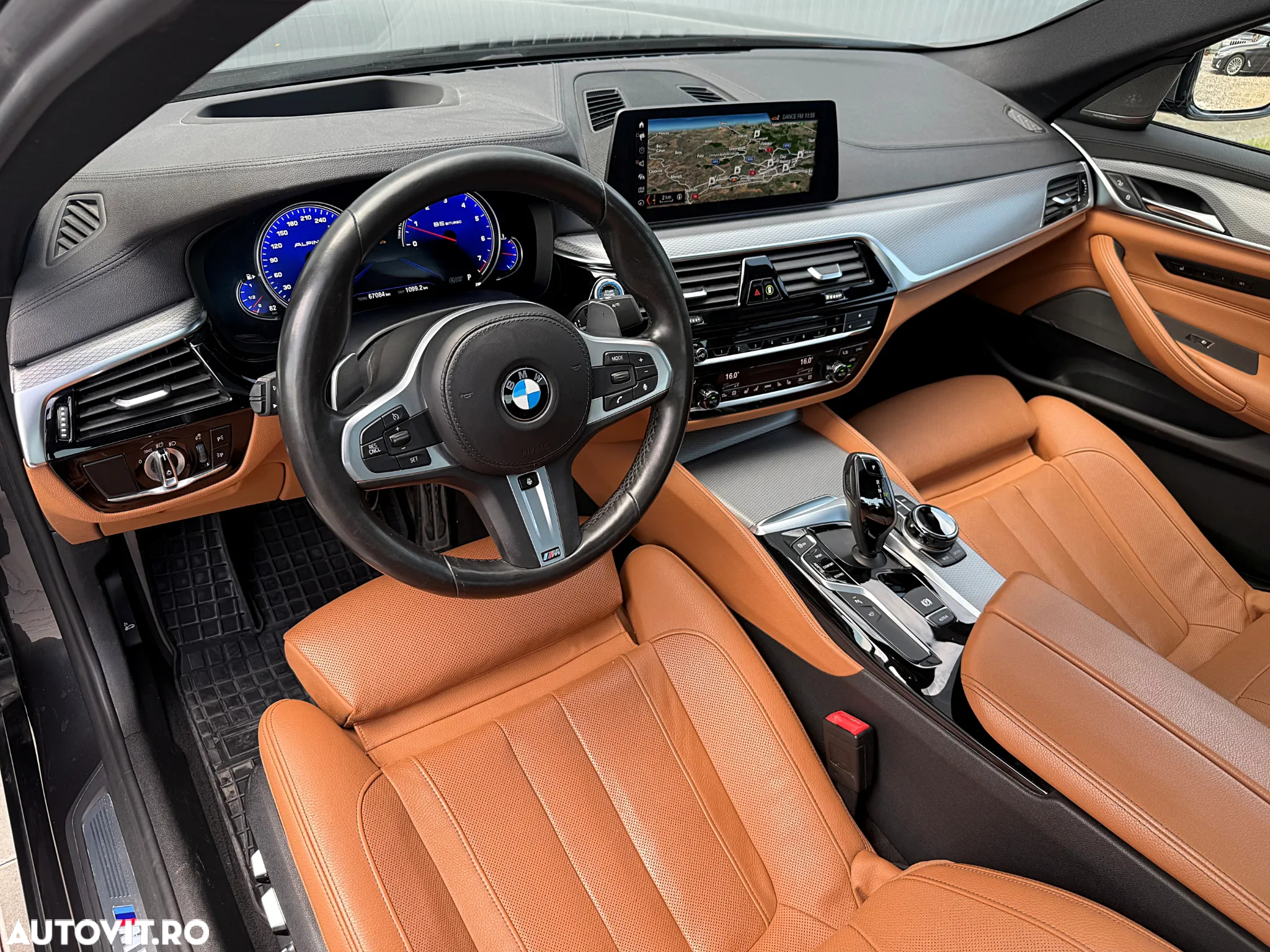 BMW Seria 5 550i xDrive - 10