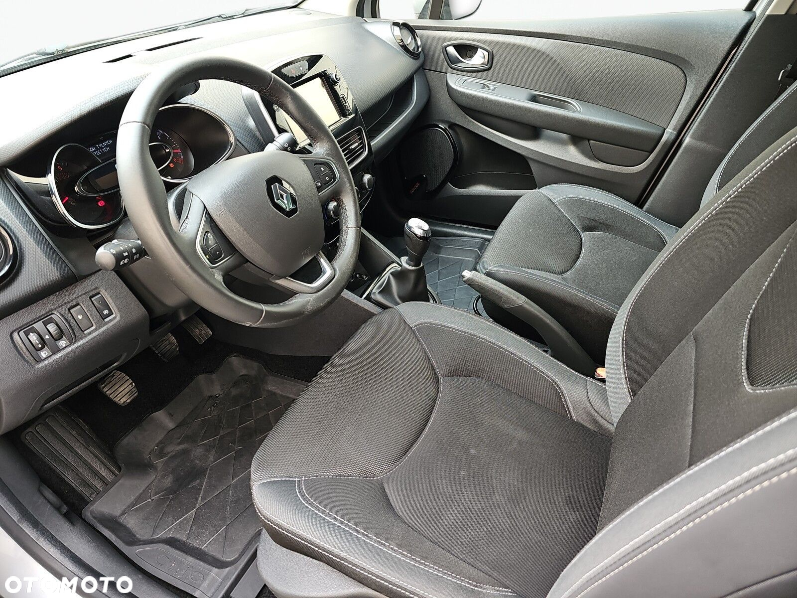 Renault Clio - 11