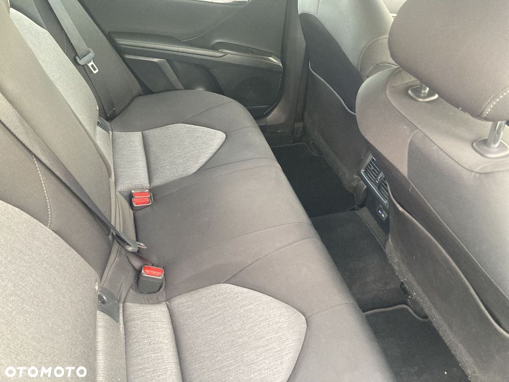 Toyota Camry 2.5 Hybrid Comfort CVT - 11