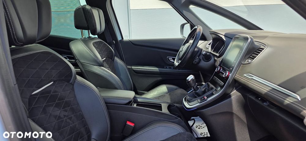 Renault Scenic TCe 140 GPF BLACK EDITION - 7