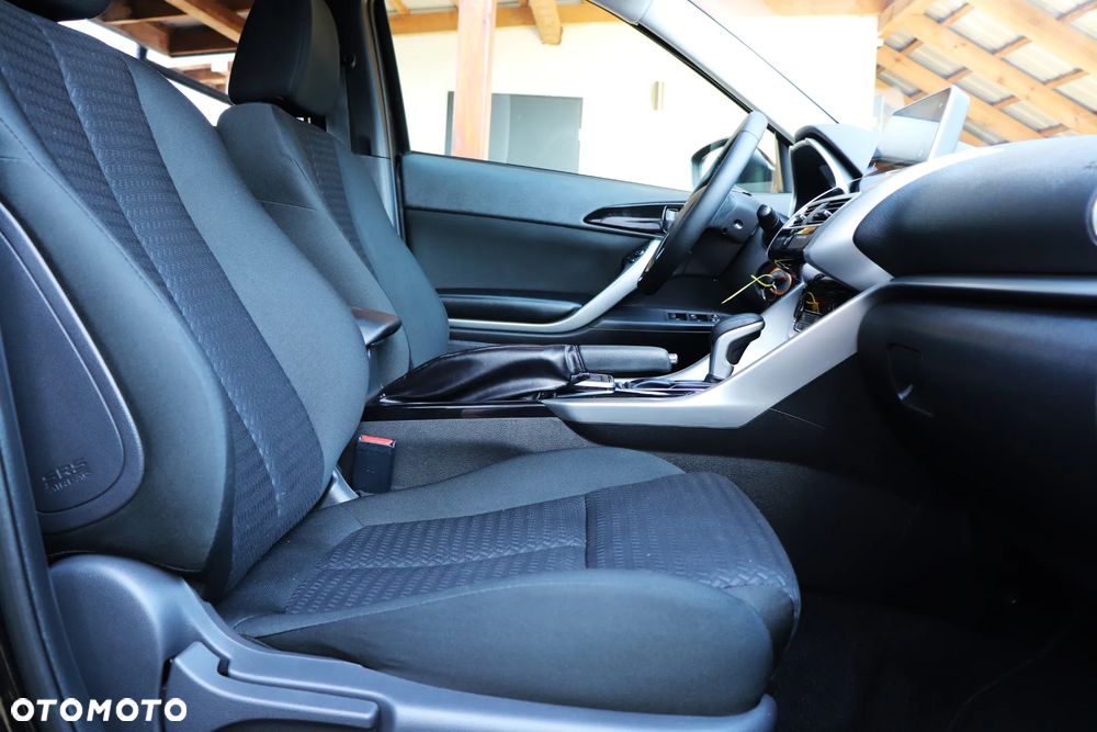 Mitsubishi Eclipse Cross 1.5 T Intense CVT - 25