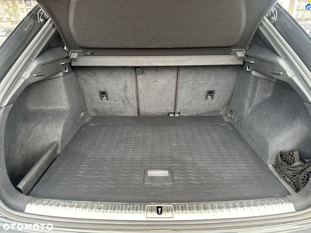 Audi Q3 RS S tronic - 38