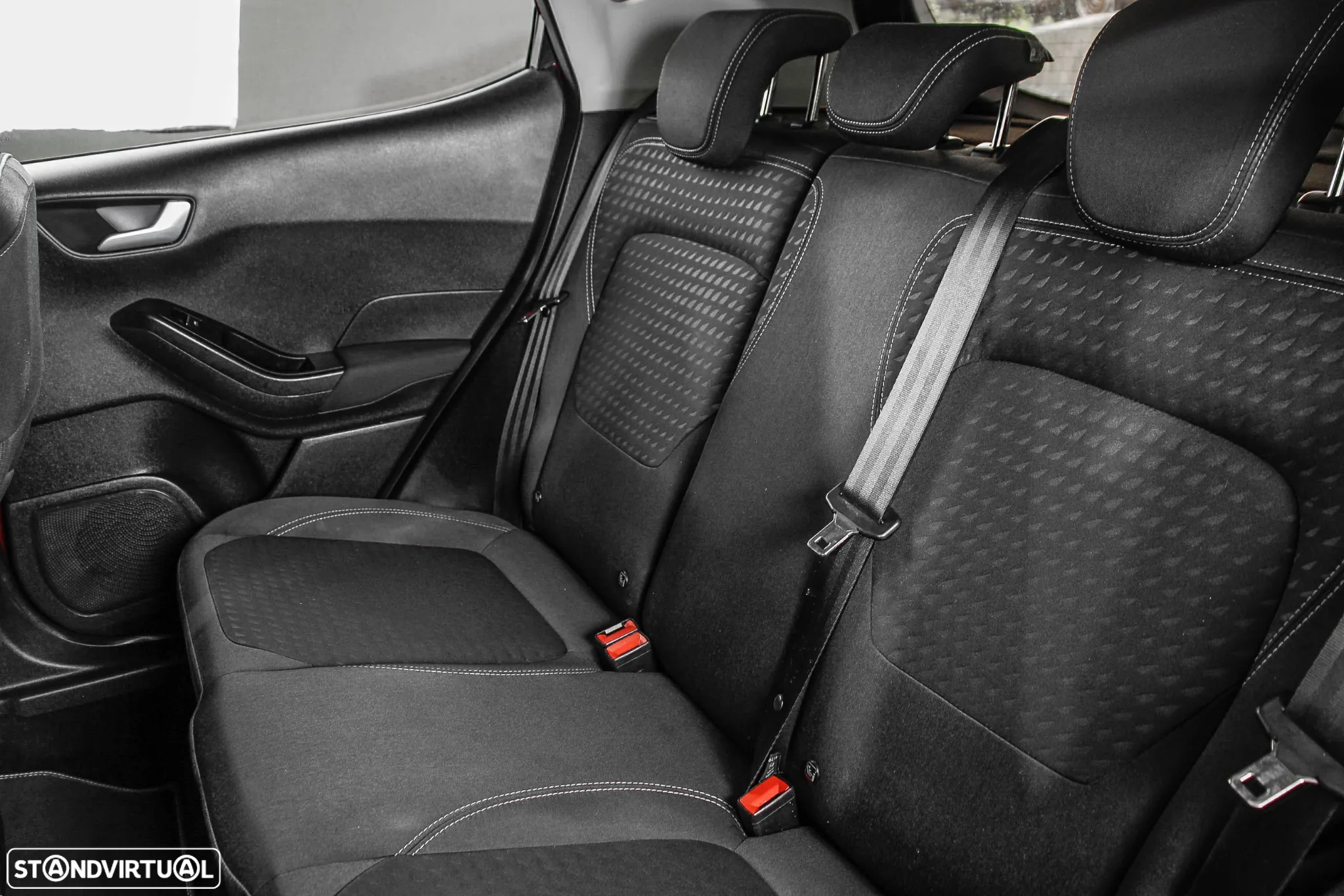 Ford Fiesta 1.0 EcoBoost Titanium - 9