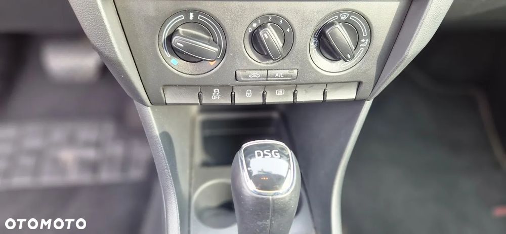 Skoda RAPID 1.4 TSI Elegance DSG - 21