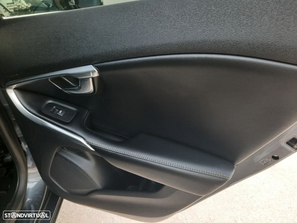 Volvo V40 1.6 D2 R-Design - 42