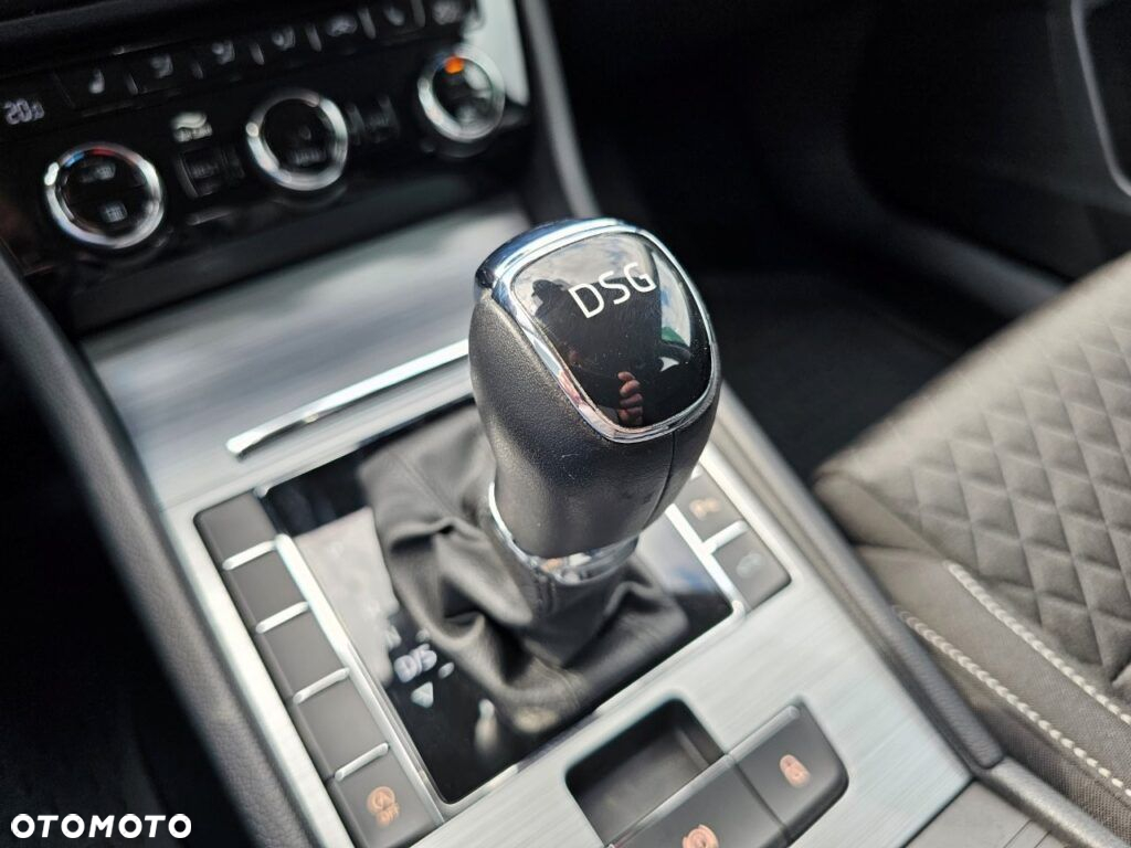 Skoda Superb 1.5 TSI Ambition DSG - 28