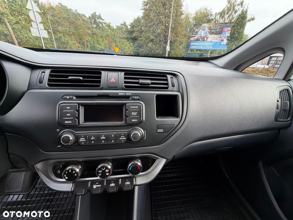 Kia Rio - 14