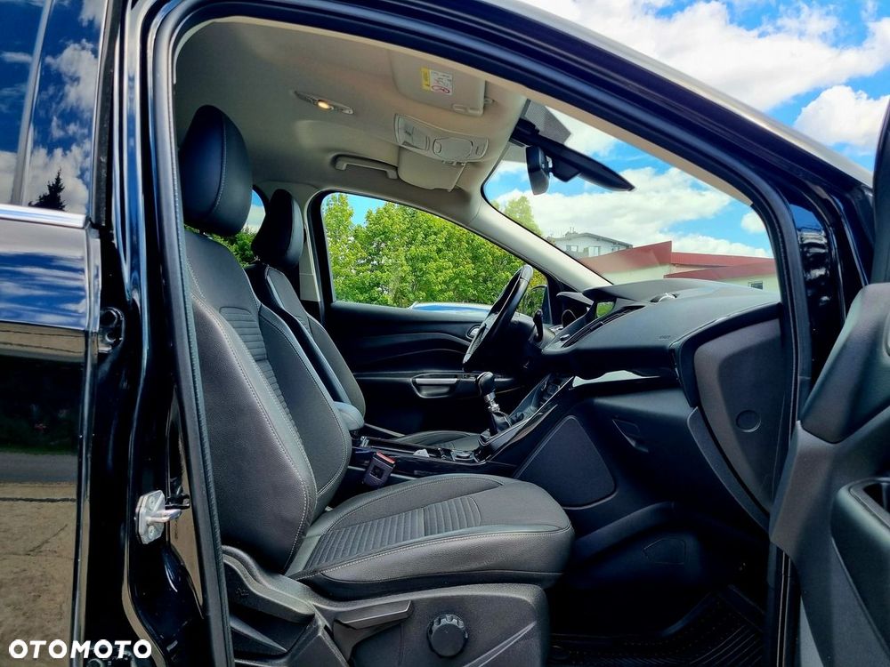 Ford Kuga 1.5 EcoBoost 2x4 Titanium - 11