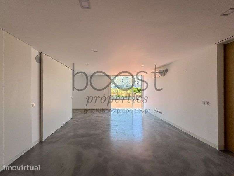 Apartamento T3+1 com terraço e garagem para vender - Grande imagem: 2/12