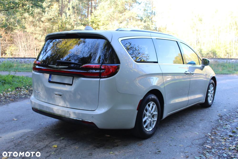 Chrysler Pacifica - 8