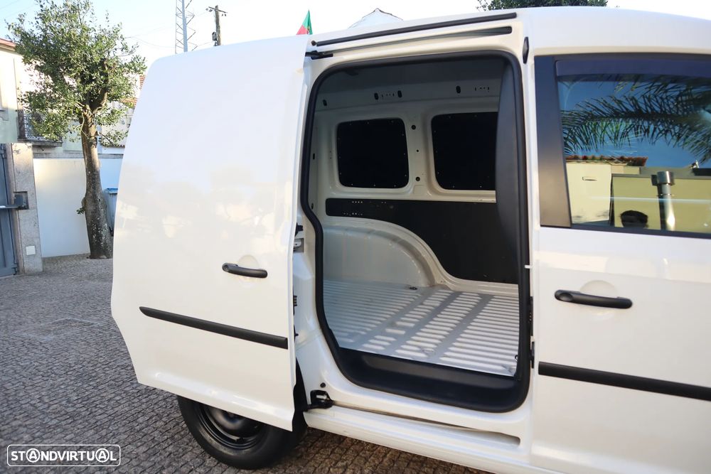 VW Caddy - 23