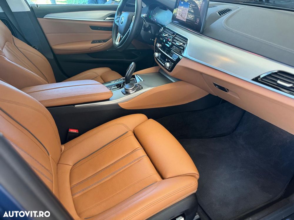 BMW Seria 5 530d xDrive AT MHEV - 9