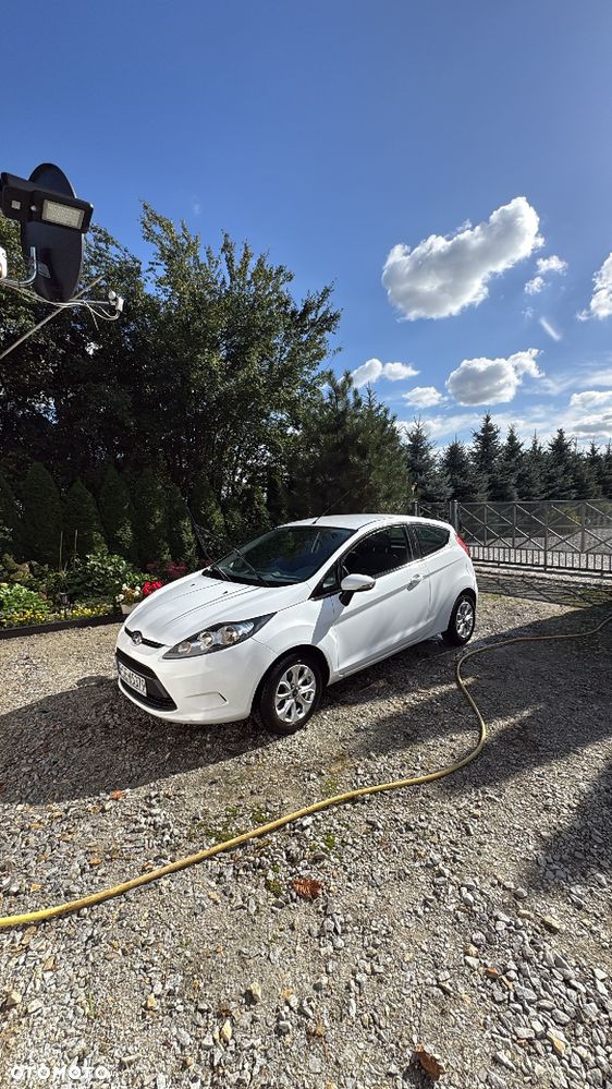 Ford Fiesta 1.25 Ambiente - 2